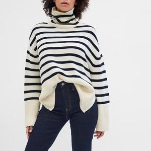 Gap 24/7 Split-Hem Turtleneck Sweater
